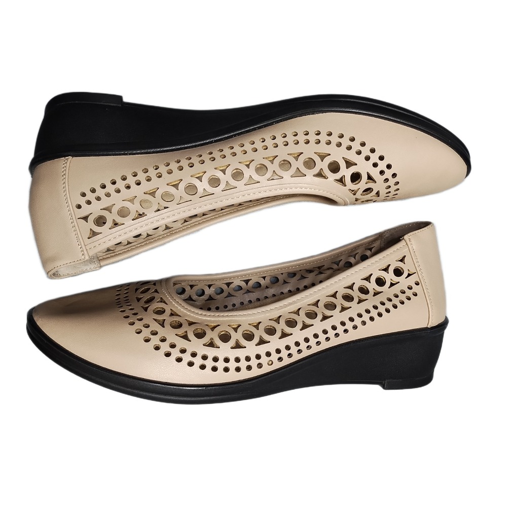 Easy Street Mona Wedge Pumps Womens US 7M Tan Black Leather Perforated Slip On